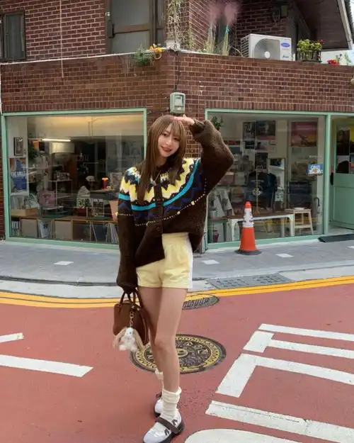 ins时尚博主最新穿搭来袭甜美淑女风,让你秒变温柔女神