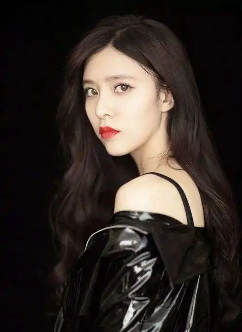 张一山被拍到与女生亲亲我我,女友宋妍霏怒甩分手证明