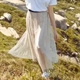 21岁女生的百褶半身裙,夏天这样穿真是美呆了