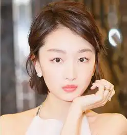 杨幂赵丽颖周冬雨刘诗诗唐嫣张天爱都在画的桃花唇,颜值高出一个新八度