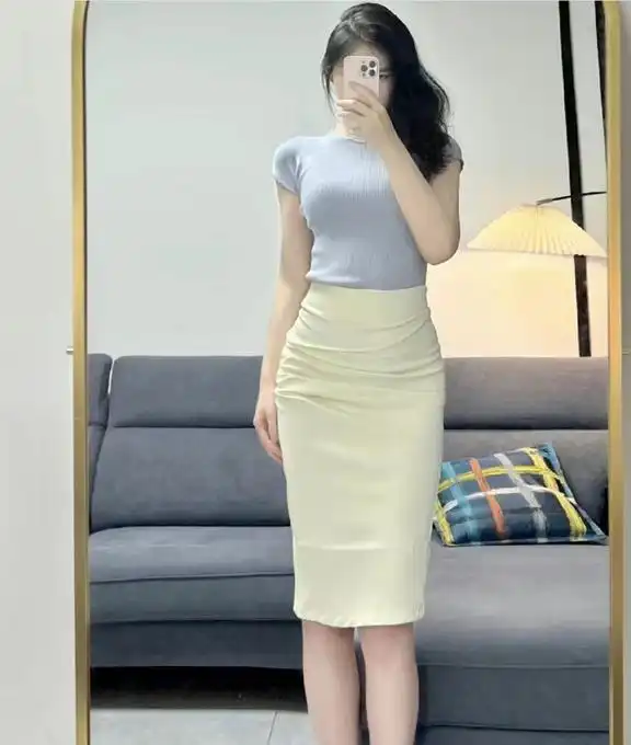 春夏半身裙怎么搭配上衣好看图片