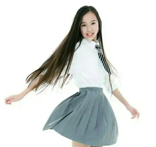 本以为程潇就是高颜值美女了,没想到妹妹一样漂亮,基因很是强大