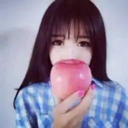 帮忙跟这个图片配个情侣头像