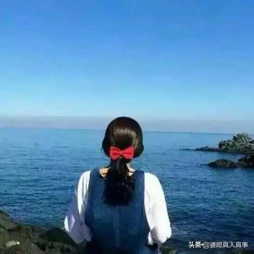 夕阳下的背影女生头像吴