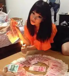 中国男女富二代奢靡生活让人看傻眼花钱如流水