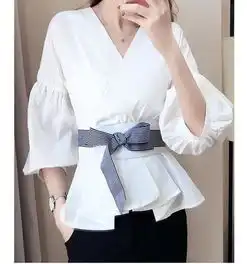 女生白色简约头像套裙