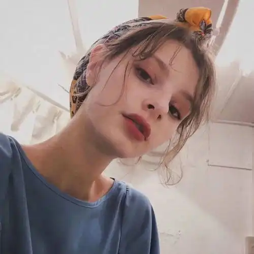 女头部位头像短发emo