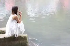 photoshop给河边的美女加上唯美的黄绿色教程