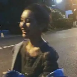 头像伤感女生哭泣图片简短