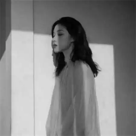 冷酷女生头像霸气头像