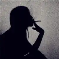 女生头像霸气抽烟喝酒成