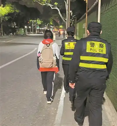 学生女头像女警