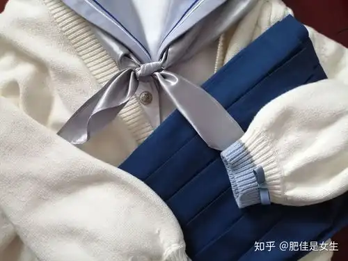 jk制服女生头像锁骨画法