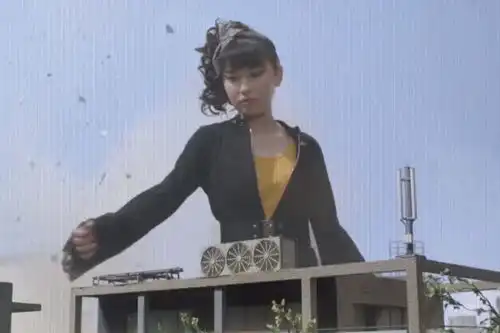 最漂亮的女怪兽闪亮登场,连皮套都不穿,奥特曼还好意思动手吗