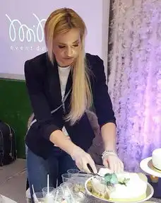 强迫症都被这个俄罗斯美女做的镜面蛋糕给治愈了