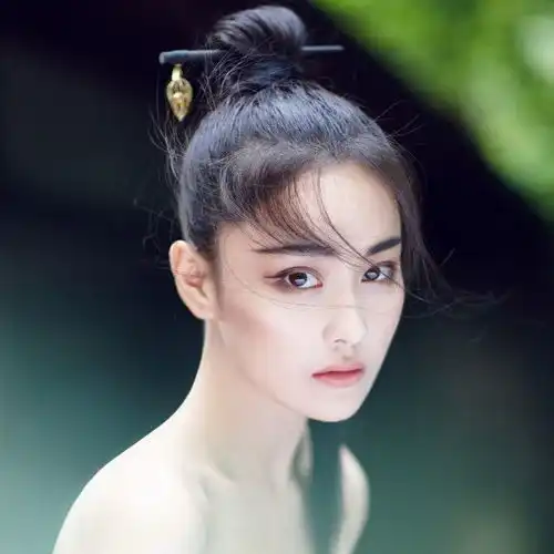 女真人头像霸气张馨予