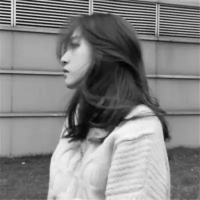 头像女黑白高冷侧面黑白孤傲女生头像