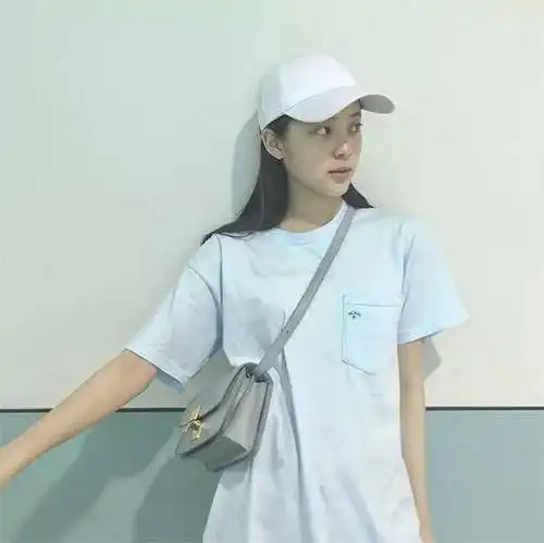 欧阳娜娜林允儿同穿碎花裙,一个酷甜一个少女不分上下,真好看啊
