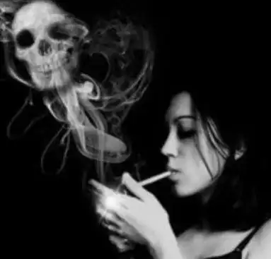 抽烟头像女生