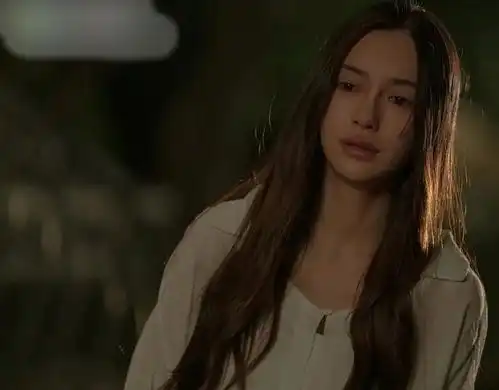 杨颖新剧古装造型曝光,一袭粉衣仙气飘飘,我却被一旁的女子圈粉