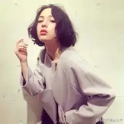 有谁知道这个模特是谁