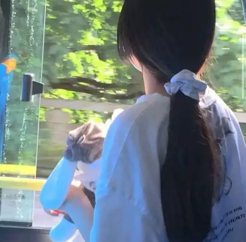 在哪里见过你,女生头像