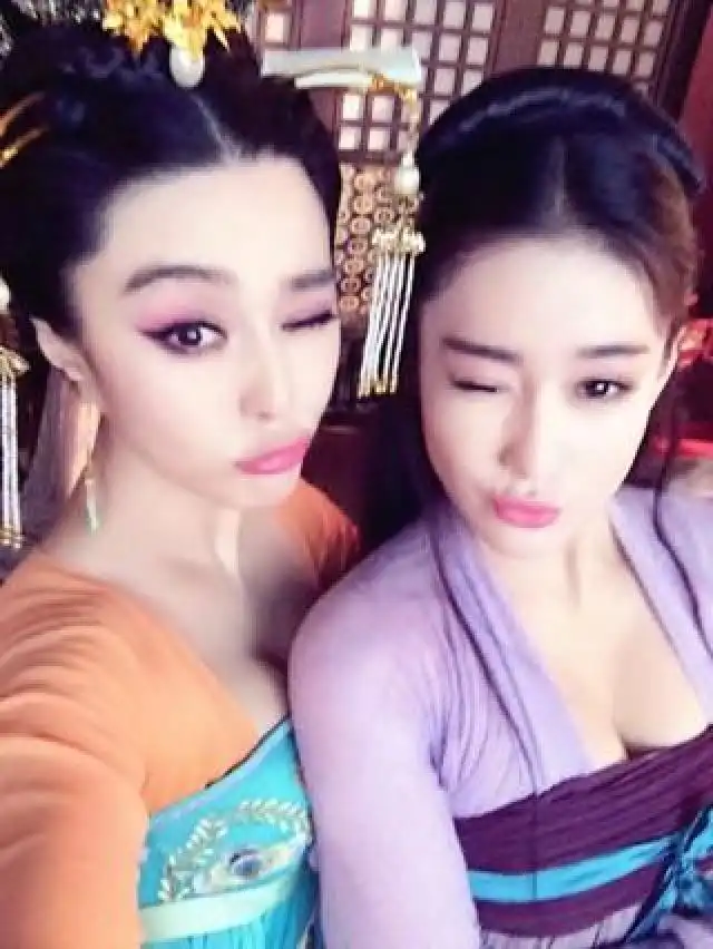 眨眼卖萌,范冰冰张馨予尴尬,芙蓉姐姐萌过头