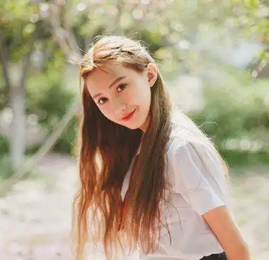 13款把刘海梳上去的好看发型