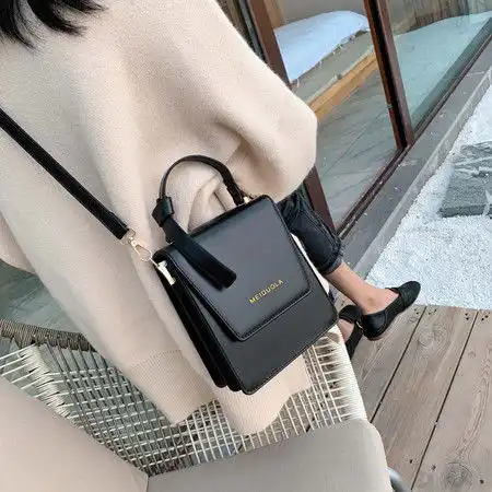 高级感包包女包2019新款潮韩版百搭质感斜挎包时尚大气小方包ins