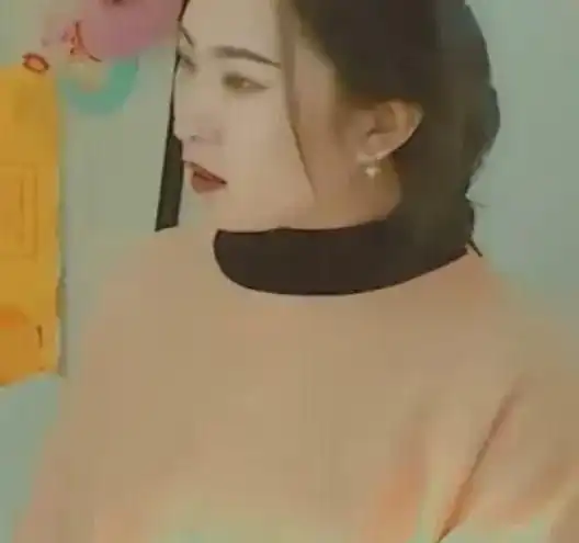 55岁富婆网上认识25岁小伙,奔现确认关系,女子每周都要找我