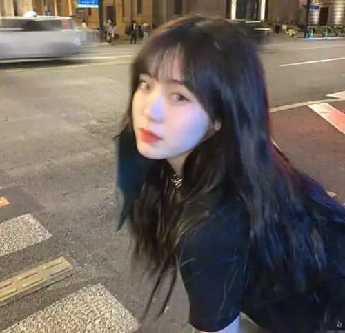 女生头像满天的星星璀璨,那是你眼里的期盼腾讯新闻