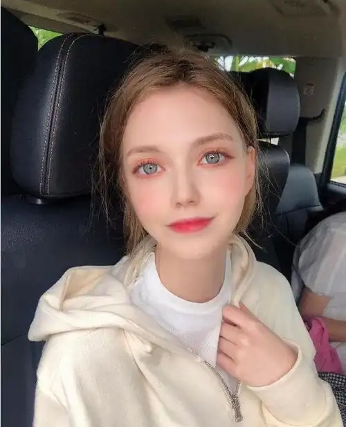 乌克兰战后变得很贫困,穷得只剩下美女了,嫁出去连彩礼都不要了