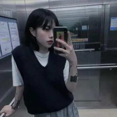 女生头像真人手机挡脸容下幸福和难过才会花好月圆
