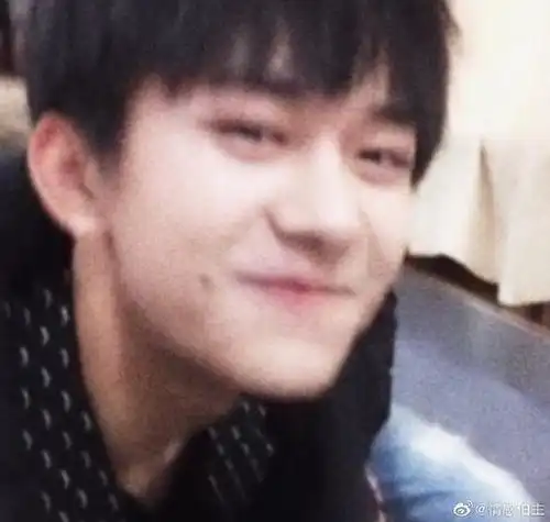 tfboys分享200812女友视角的易烊千玺来啦,又是被玺子哥迷倒的一天