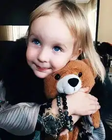 国外妈妈太有创意了,用一颗西兰花让女儿上了热搜