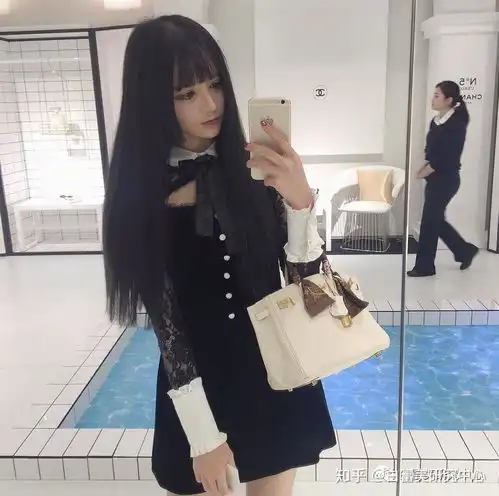 为什么有人花百万整成真人芭比,依旧没有崩
