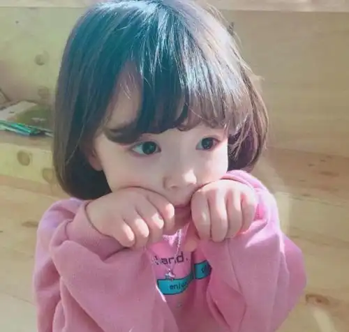可爱小女孩头像大眼睛我