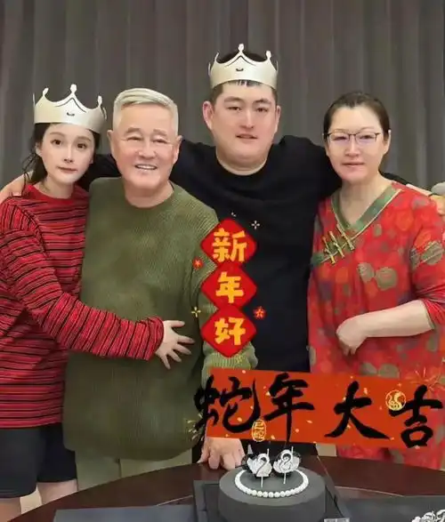 赵本山纽约演出心疼观众花钱,又演又唱延长一小时逗得全场大笑