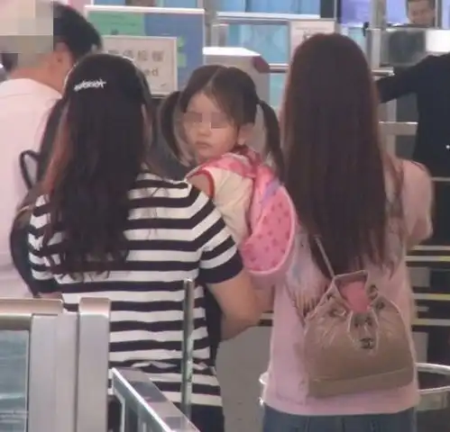 超清超萌小女孩头像抢镜