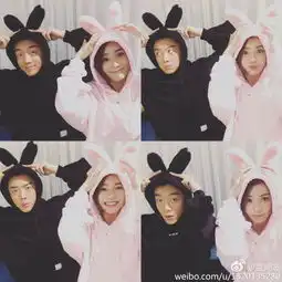郑恺与袁姗姗微博秀情侣衣,兔衣服亮了