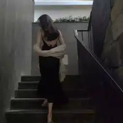 非主流头像女生背影头像精选我想牵着你的手走完生命中的路程
