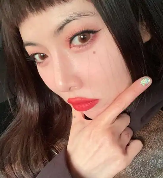 你嘲任你嘲,成绩拉胯算我输,solo女王金泫雅就是有底气