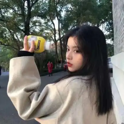 qq可爱小女孩头像偷录