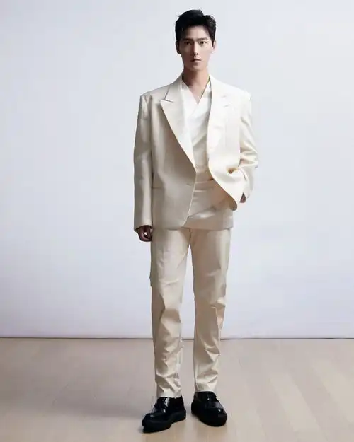 杨洋近照,他的绯闻女友有哪些他的择偶标准,要求有点高