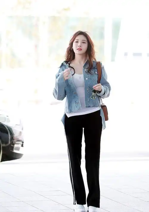 校服裤太丑不想穿学会这3个技巧,让你分分钟爱上丑校服裤