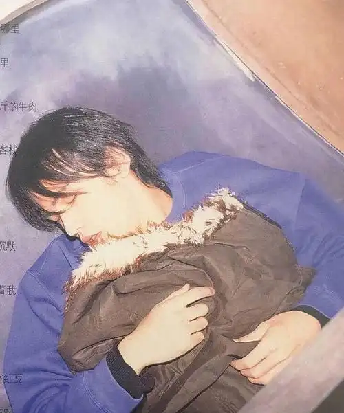 周杰伦年轻时可真是氛围感拉满了