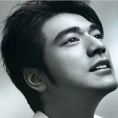 年轻金城武头像高清男生用金城武做微信头像