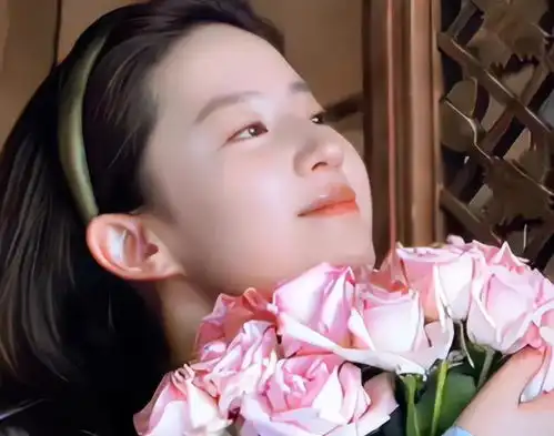 多次抢走刘亦菲资源,获身价百亿大佬力捧,她到底什么来头
