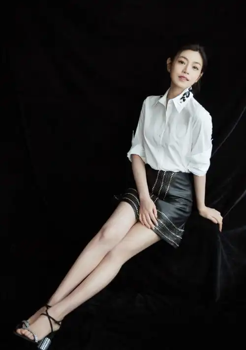 真服了37岁陈妍希,把32岁老公熬成哥哥,同框效果这谁能信