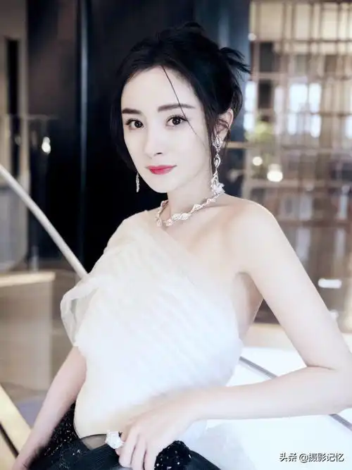 杨幂庾信绝代有佳人